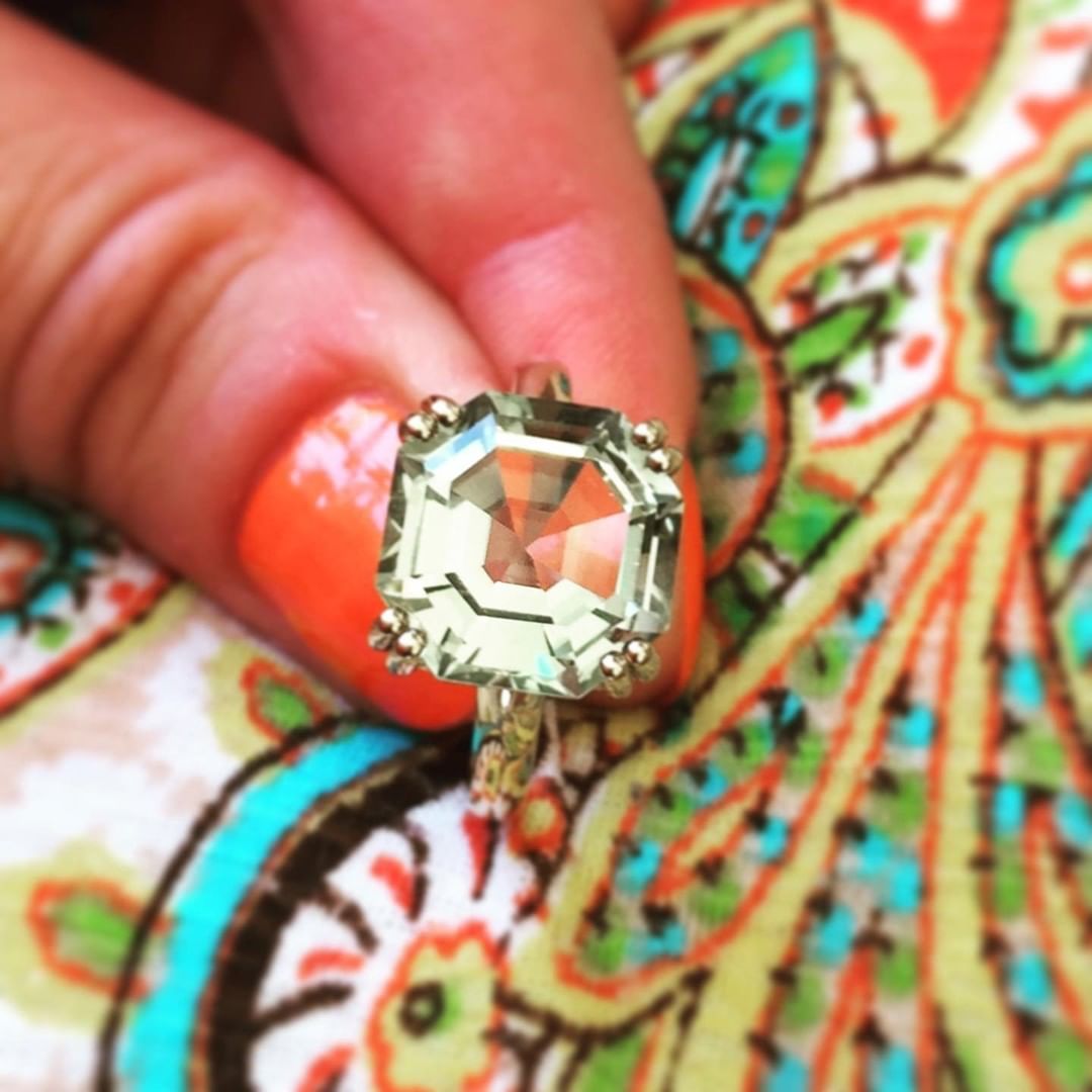 Vintage 10K Yellow Gold and Peridot Cocktail Ring 