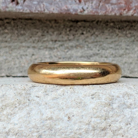 Classic Vintage 22K Yellow Gold Band 